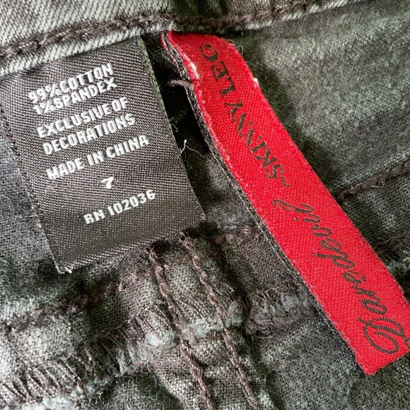 Guess Jeans Daredevil Skinny Leg Black Charcoal Gray Denim 7 Boys - Picture 12 of 16